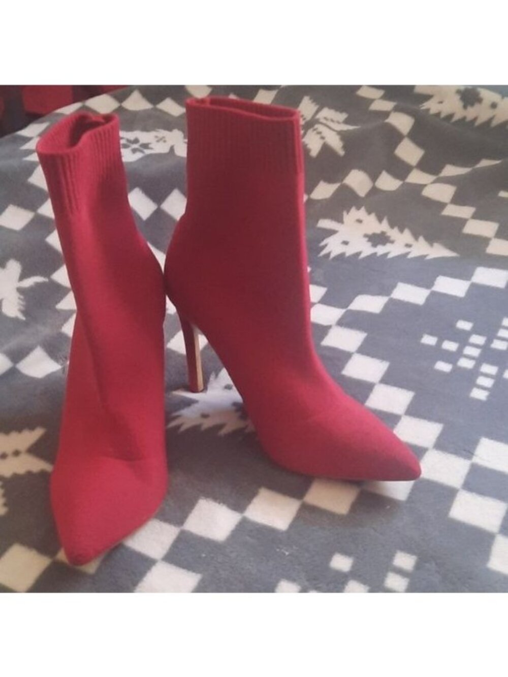 Aldo Red Pull On Sock 4 Inch Heel Booties Size 6.5